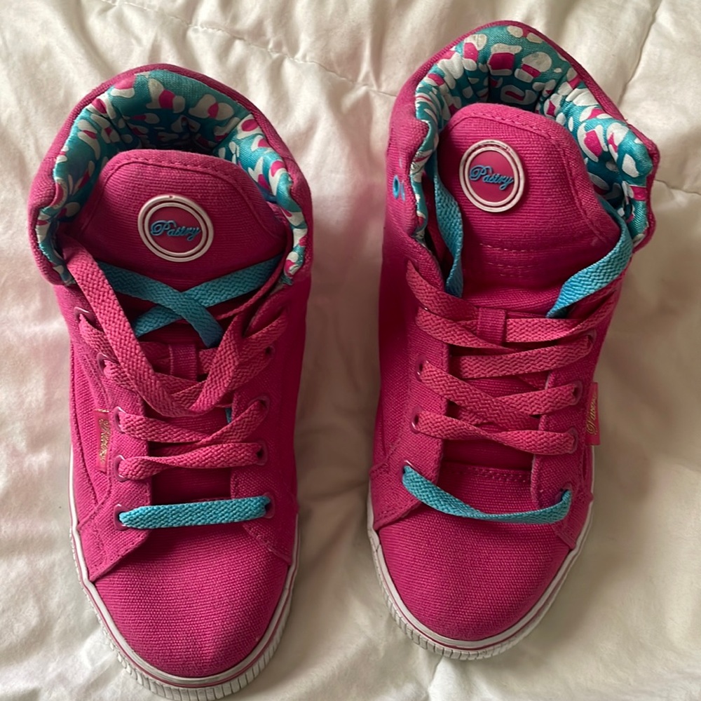 Pastry pink and blue high tops. Big kids size 3